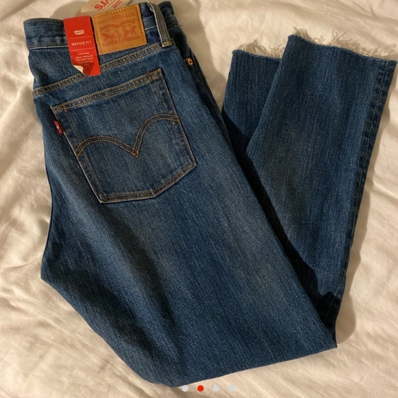 Levi's Wedgie Fit Raw Hem White Oak size 31 - Picture 2 of 8